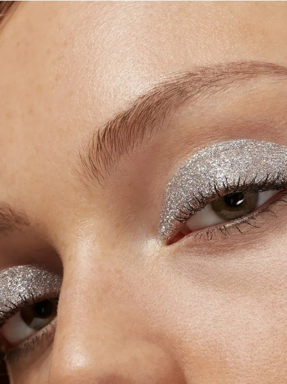 Valentino Dreamdust Multi-Reflective Eye Glitter — Silver Spark New In Box